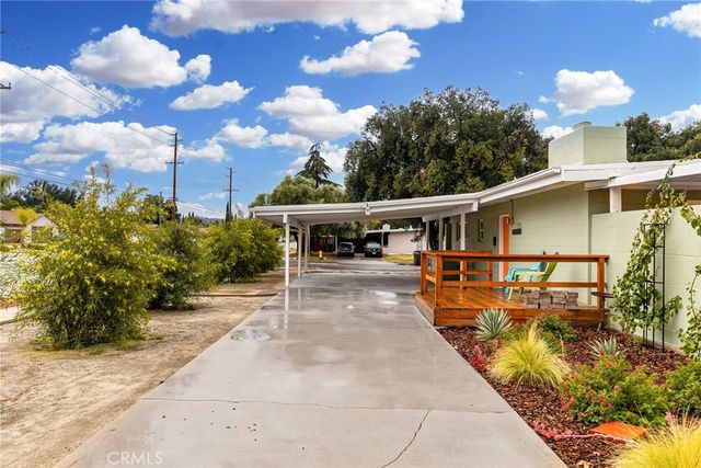 1335 Campus Avenue, Redlands, CA 92374