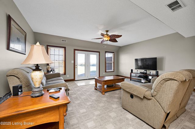 260 Durbin Ln, Coxs Creek, KY 40013