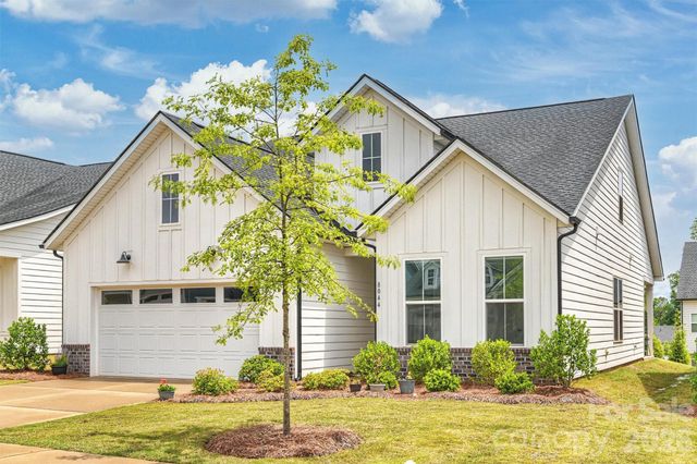 8044 Brookbank Drive, Charlotte, NC 28269
