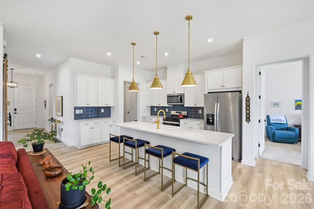8044 Brookbank Drive, Charlotte, NC 28269