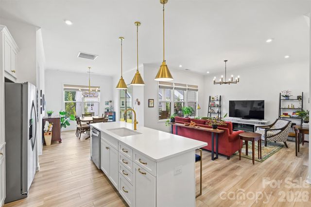 8044 Brookbank Drive, Charlotte, NC 28269