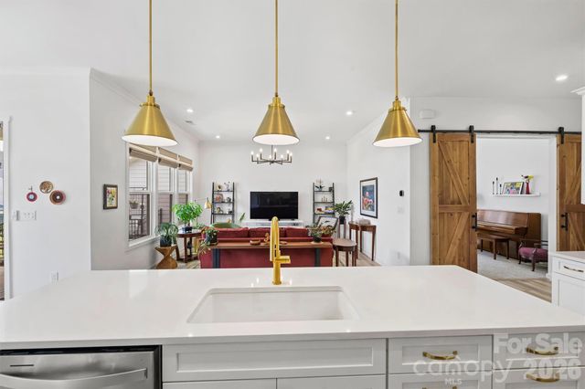 8044 Brookbank Drive, Charlotte, NC 28269