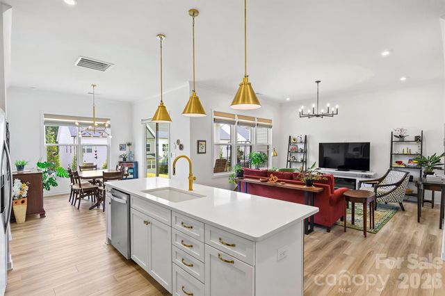 8044 Brookbank Drive, Charlotte, NC 28269