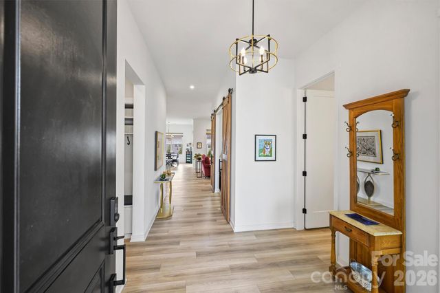 8044 Brookbank Drive, Charlotte, NC 28269