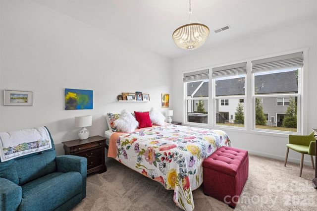 8044 Brookbank Drive, Charlotte, NC 28269