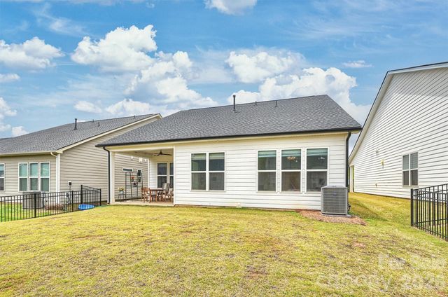 8044 Brookbank Drive, Charlotte, NC 28269