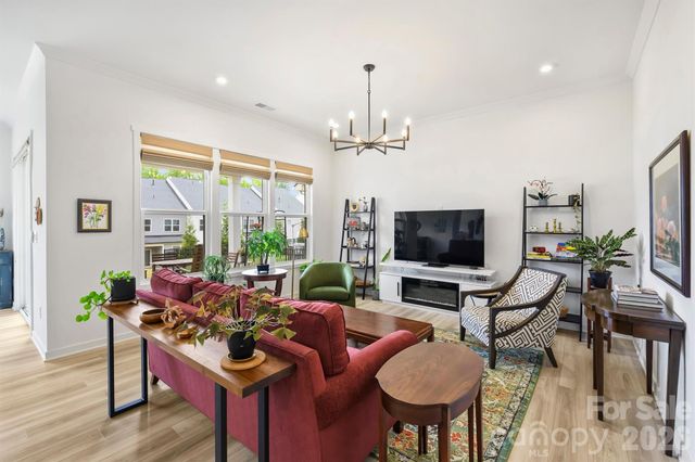 8044 Brookbank Drive, Charlotte, NC 28269