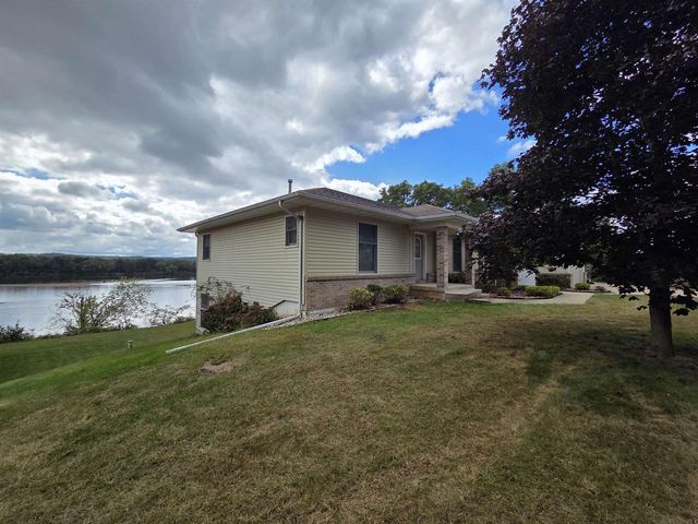 20343 Effigy Mounds Lane, Muscoda, WI 53573