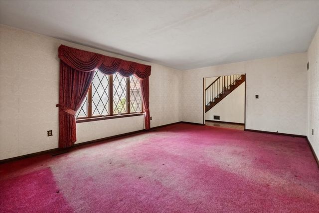 6 Pheasant Hill St, Westwood, MA 02090