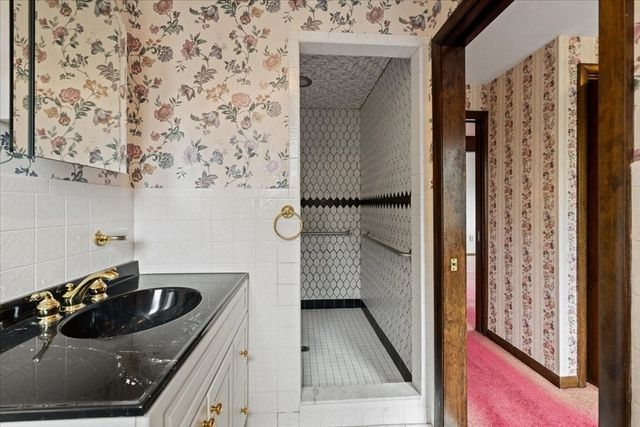 6 Pheasant Hill St, Westwood, MA 02090