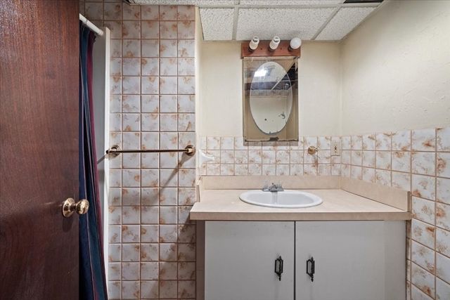 6 Pheasant Hill St, Westwood, MA 02090