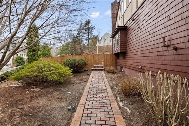 6 Pheasant Hill St, Westwood, MA 02090