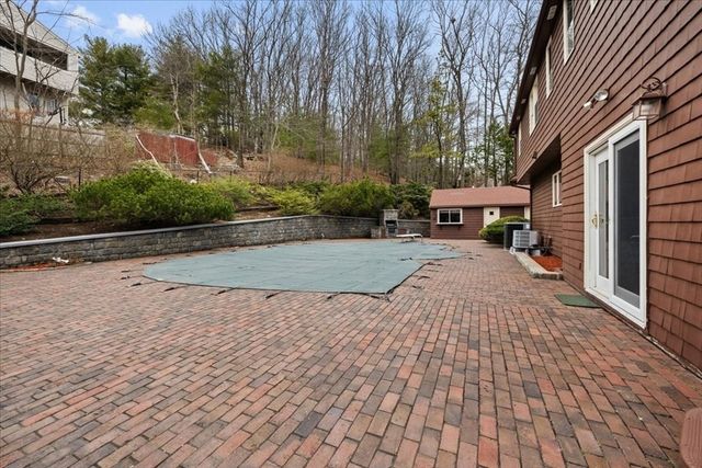 6 Pheasant Hill St, Westwood, MA 02090