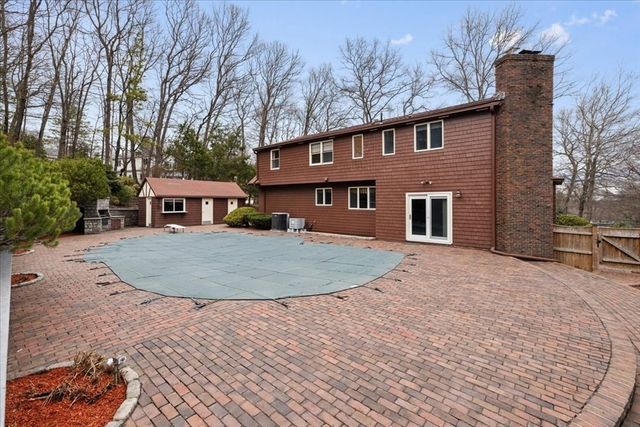 6 Pheasant Hill St, Westwood, MA 02090