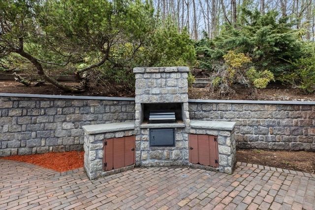 6 Pheasant Hill St, Westwood, MA 02090