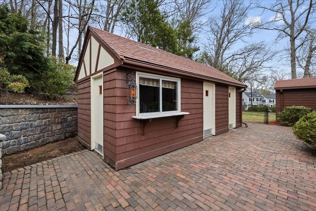 6 Pheasant Hill St, Westwood, MA 02090
