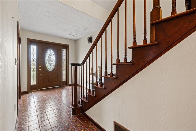 6 Pheasant Hill St, Westwood, MA 02090