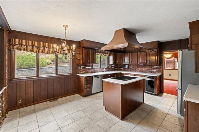 6 Pheasant Hill St, Westwood, MA 02090