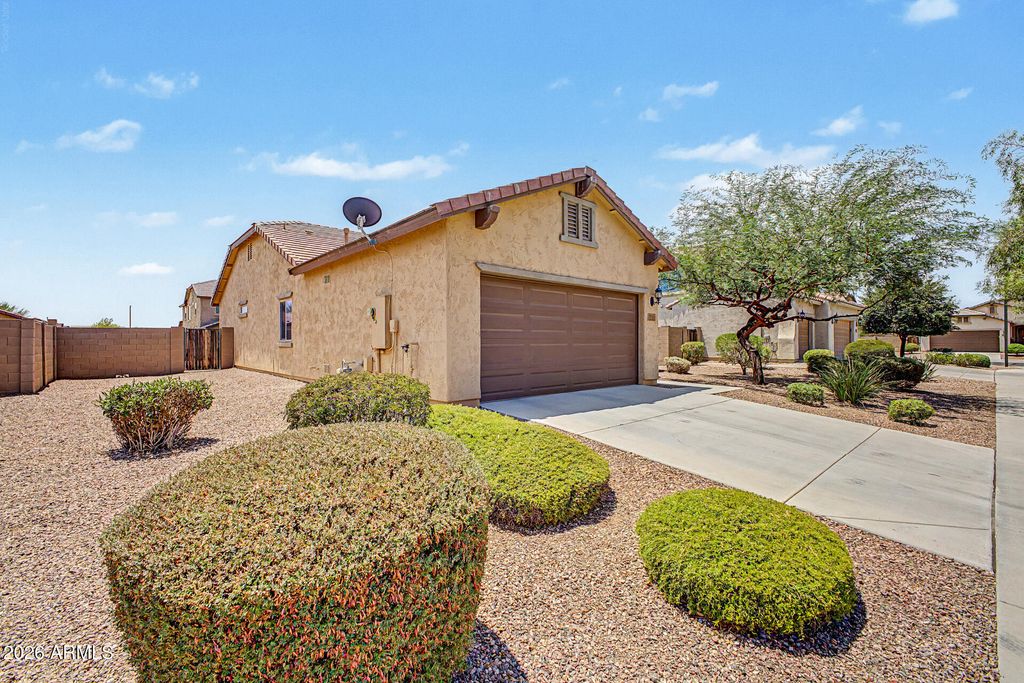 17549 W PINNACLE VISTA Drive, Surprise, AZ 85387 — photo 3