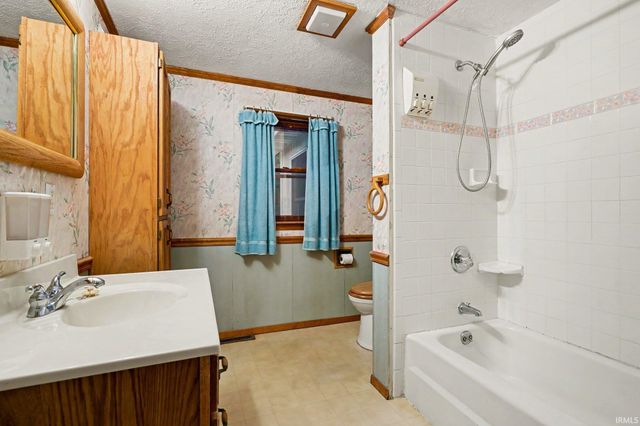 26727 Parkview Avenue, Elkhart, IN 46514