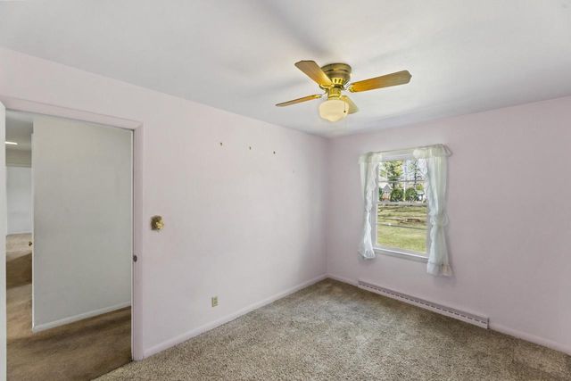 N68W29376 Hartling ROAD, Hartland, WI 53029