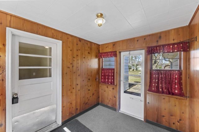 N68W29376 Hartling ROAD, Hartland, WI 53029