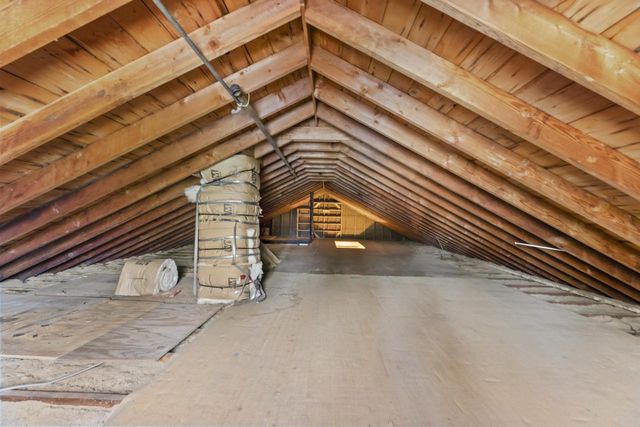 N68W29376 Hartling ROAD, Hartland, WI 53029