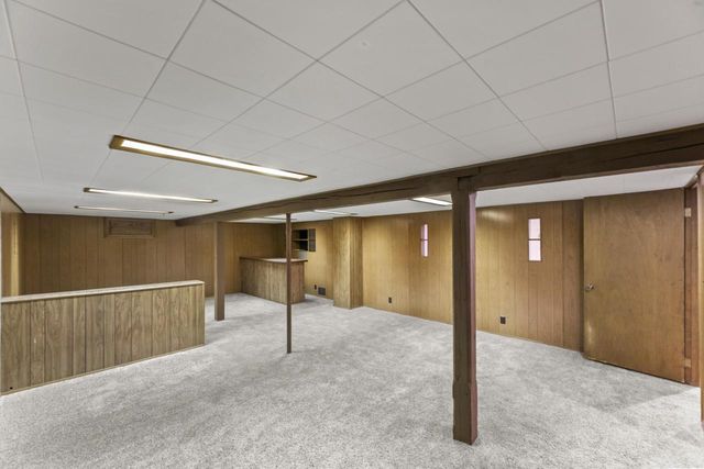 N68W29376 Hartling ROAD, Hartland, WI 53029