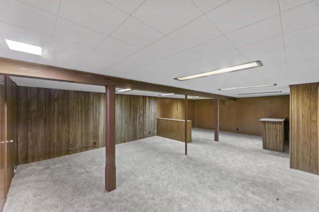 N68W29376 Hartling ROAD, Hartland, WI 53029