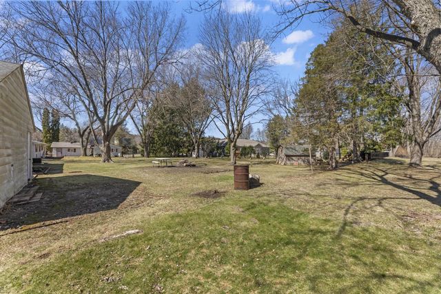 N68W29376 Hartling ROAD, Hartland, WI 53029