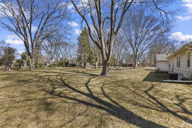 N68W29376 Hartling ROAD, Hartland, WI 53029