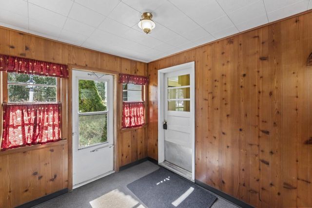 N68W29376 Hartling ROAD, Hartland, WI 53029