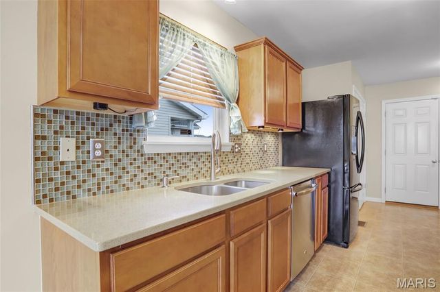 6845 Manchester Drive, Maryville, IL 62062