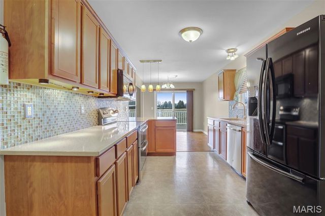 6845 Manchester Drive, Maryville, IL 62062