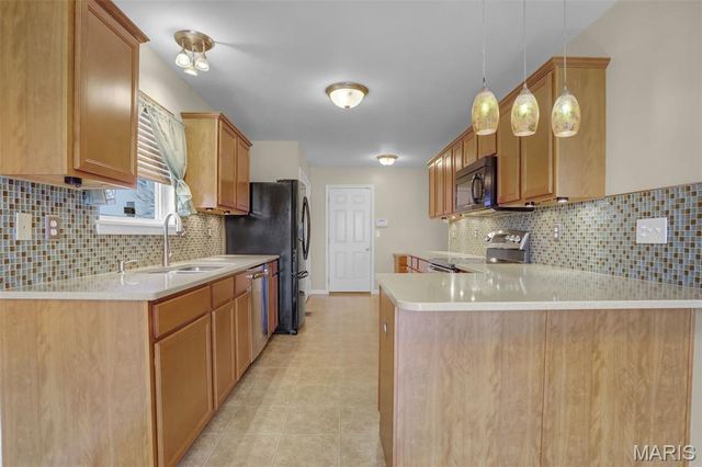 6845 Manchester Drive, Maryville, IL 62062