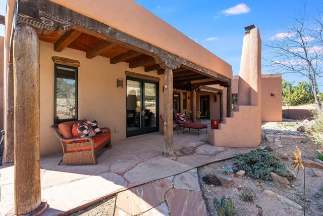 61 Paseo del Antilope, Santa Fe, NM 87506