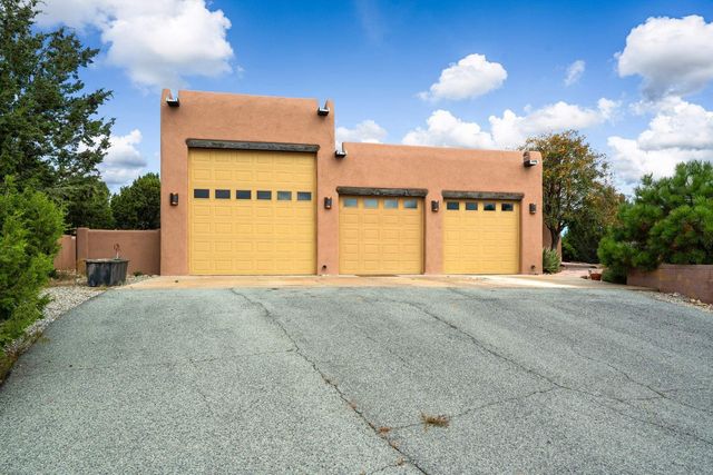 61 Paseo del Antilope, Santa Fe, NM 87506