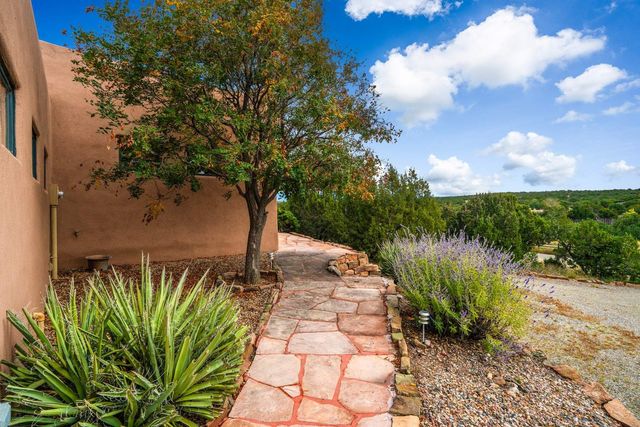 61 Paseo del Antilope, Santa Fe, NM 87506