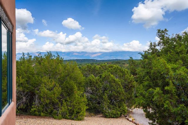 61 Paseo del Antilope, Santa Fe, NM 87506