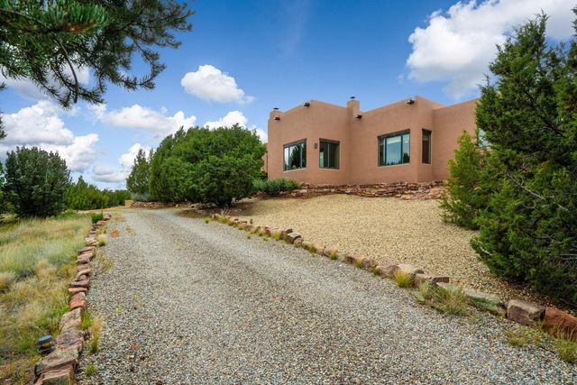 61 Paseo del Antilope, Santa Fe, NM 87506