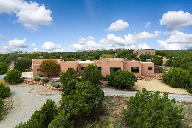 61 Paseo del Antilope, Santa Fe, NM 87506