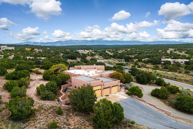 61 Paseo del Antilope, Santa Fe, NM 87506
