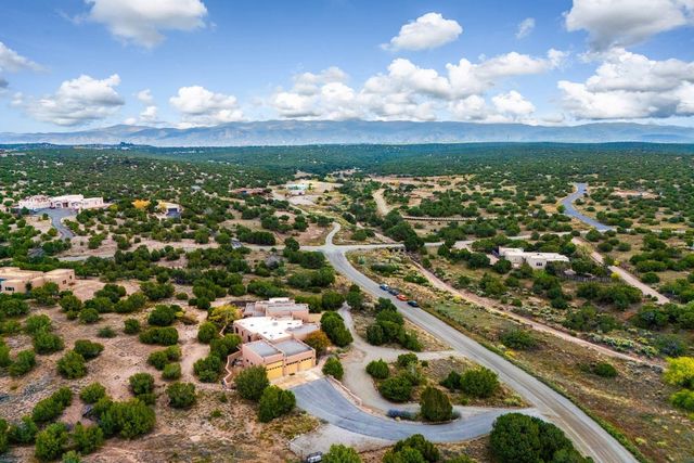 61 Paseo del Antilope, Santa Fe, NM 87506