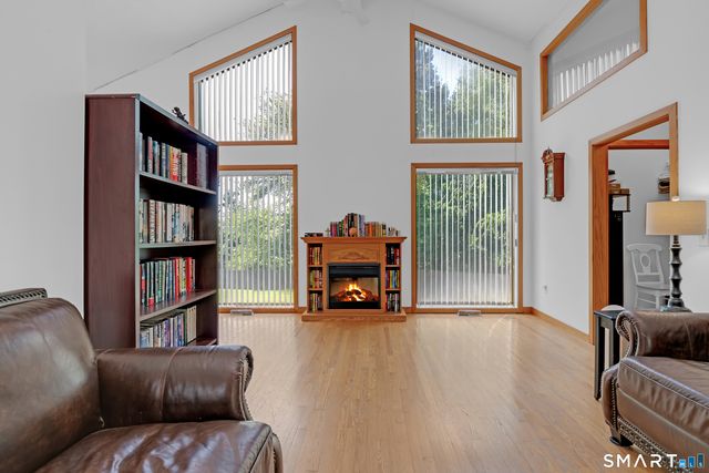 90 Bell Street, Manchester, CT 06040