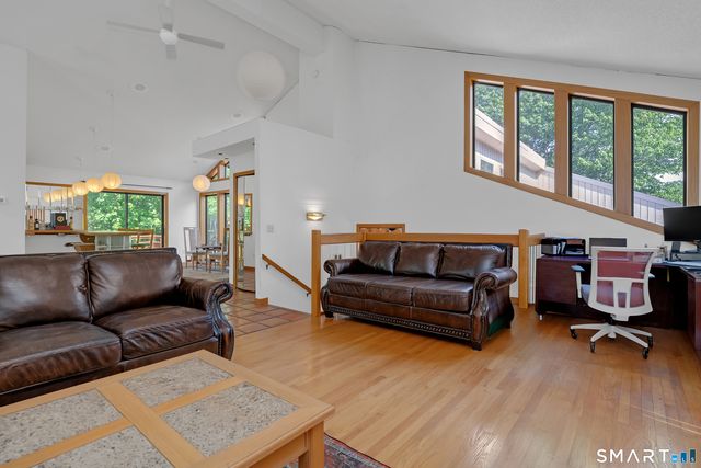 90 Bell Street, Manchester, CT 06040