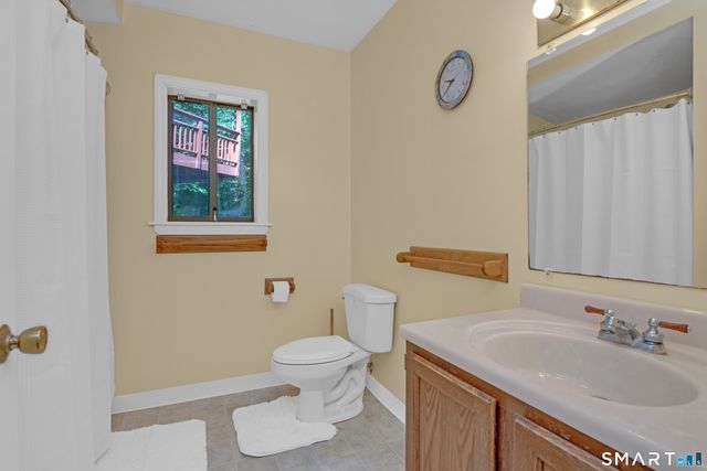 90 Bell Street, Manchester, CT 06040