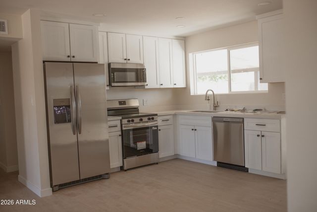 3739 W COLUMBINE Drive, Phoenix, AZ 85029