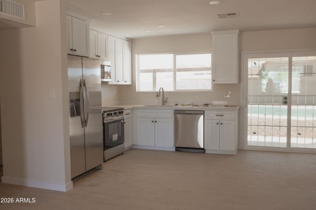 3739 W COLUMBINE Drive, Phoenix, AZ 85029