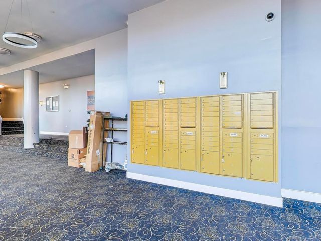 7250 N Western Avenue 511, Chicago, IL 60645