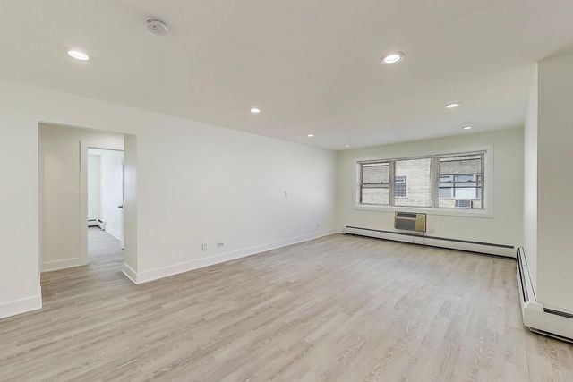 7250 N Western Avenue 511, Chicago, IL 60645